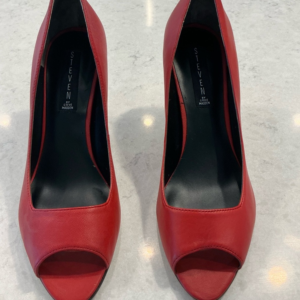 Steven by Steve Madden Red Open-Toe Leather Pumps EASTER  special today only